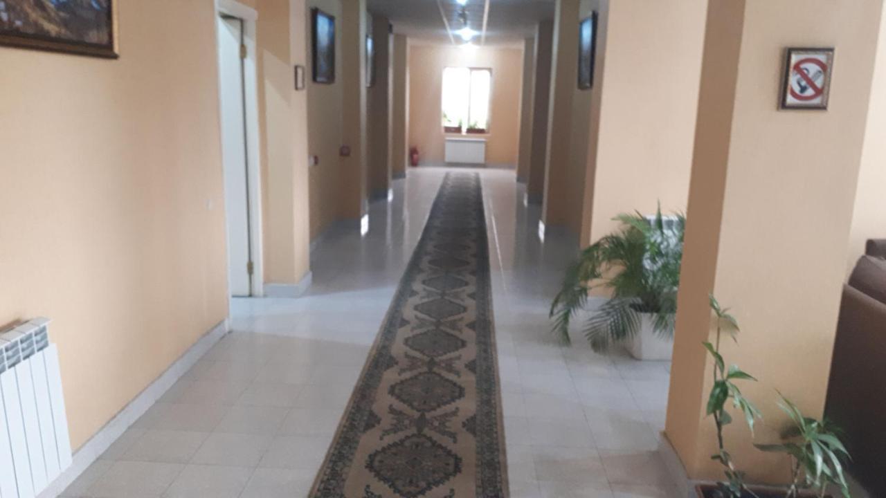 Azpetrol Hotel Gazax Qazax Екстериор снимка